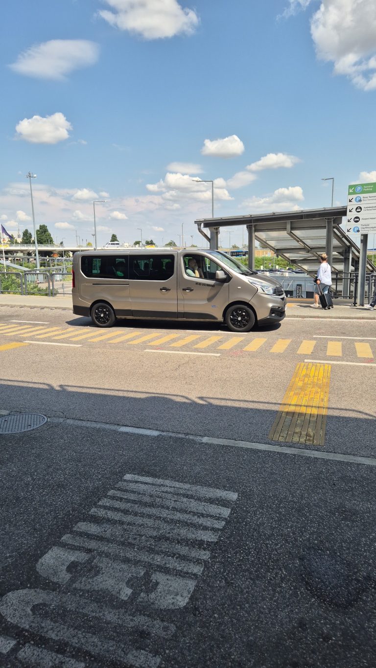 ECO BUD minibus at BUD Terminal in summer