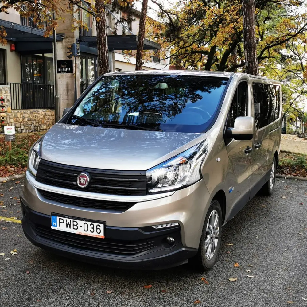 Kisbusz bérlés sofőrrel — GJ Transport 8+1 fős klimatizált kisbusz